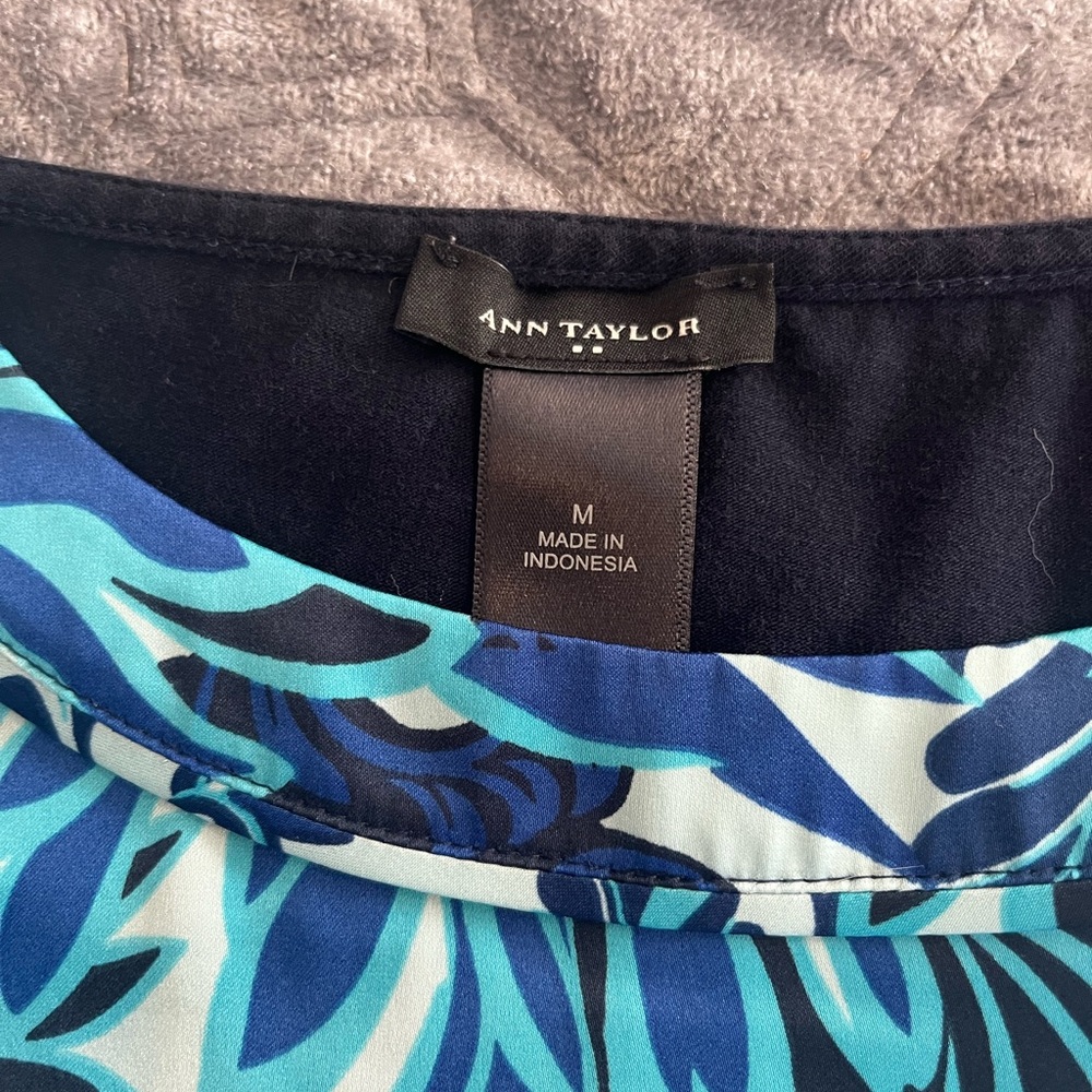 Ann Taylor Blue and Teal Floral Top - Picture 3 of 5